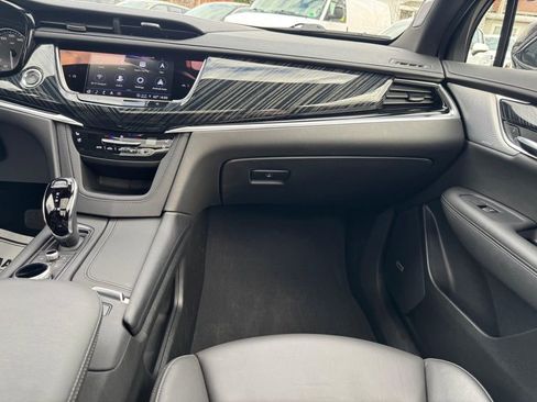 Used 2024 Cadillac XT6 Premium Luxury AWD/4WD image 22