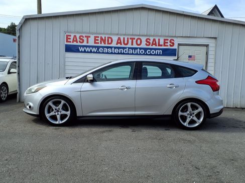Used 2014 Ford Focus Titanium FWD image 2