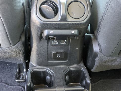 Used 2020 Jeep Wrangler Unlimited Sahara AWD/4WD image 25