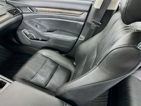 Used 2019 Honda Accord Touring image 25