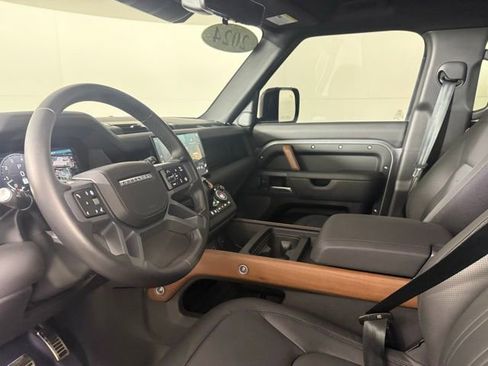 Certified 2024 Land Rover Defender 110 X image 17