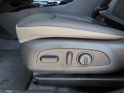 New 2026 Chevrolet Trax ACTIV w/ Sunroof Package image 9