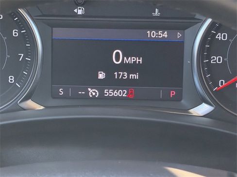 Used 2024 GMC Terrain SLT image 14