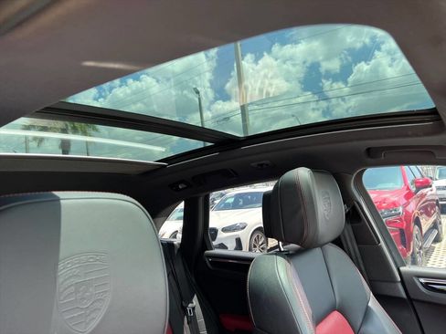 Used 2021 Porsche Macan AWD/4WD image 15