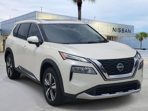 Certified 2023 Nissan Rogue Platinum w/ Platinum Premium Package FWD image 11