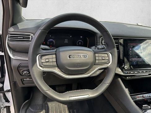 Used 2022 Jeep Wagoneer Series II w/ Premium Group I AWD/4WD image 13
