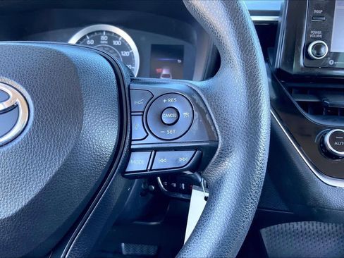 Used 2022 Toyota Corolla LE image 24