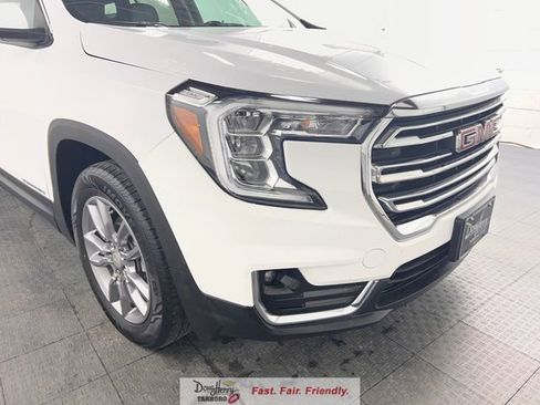 Used 2022 GMC Terrain SLT image 9
