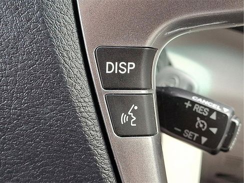 Used 2011 Toyota Highlander 4WD image 24