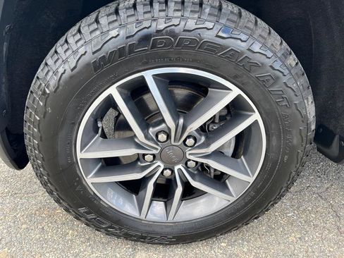 Used 2019 Jeep Grand Cherokee Limited w/ Luxury Group II AWD/4WD image 6
