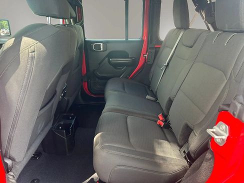 Used 2018 Jeep Wrangler Unlimited Sport S AWD/4WD image 8