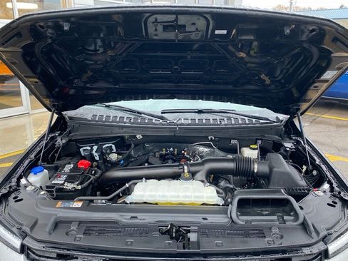 Used 2024 Ford Expedition XLT image 30