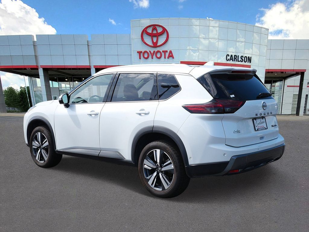 Used 2026 Nissan Rogue SL AWD/4WD image 6