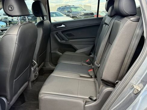 Used 2019 Volkswagen Tiguan SE w/ 3rd Row Seat Package AWD/4WD image 15