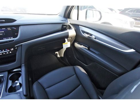 New 2025 Cadillac XT6 Luxury w/ LPO, Floor Liner Package image 10