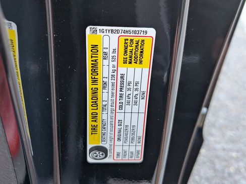 Used 2017 Chevrolet Corvette Stingray Coupe w/ Carbon Flash Badge Package RWD image 34