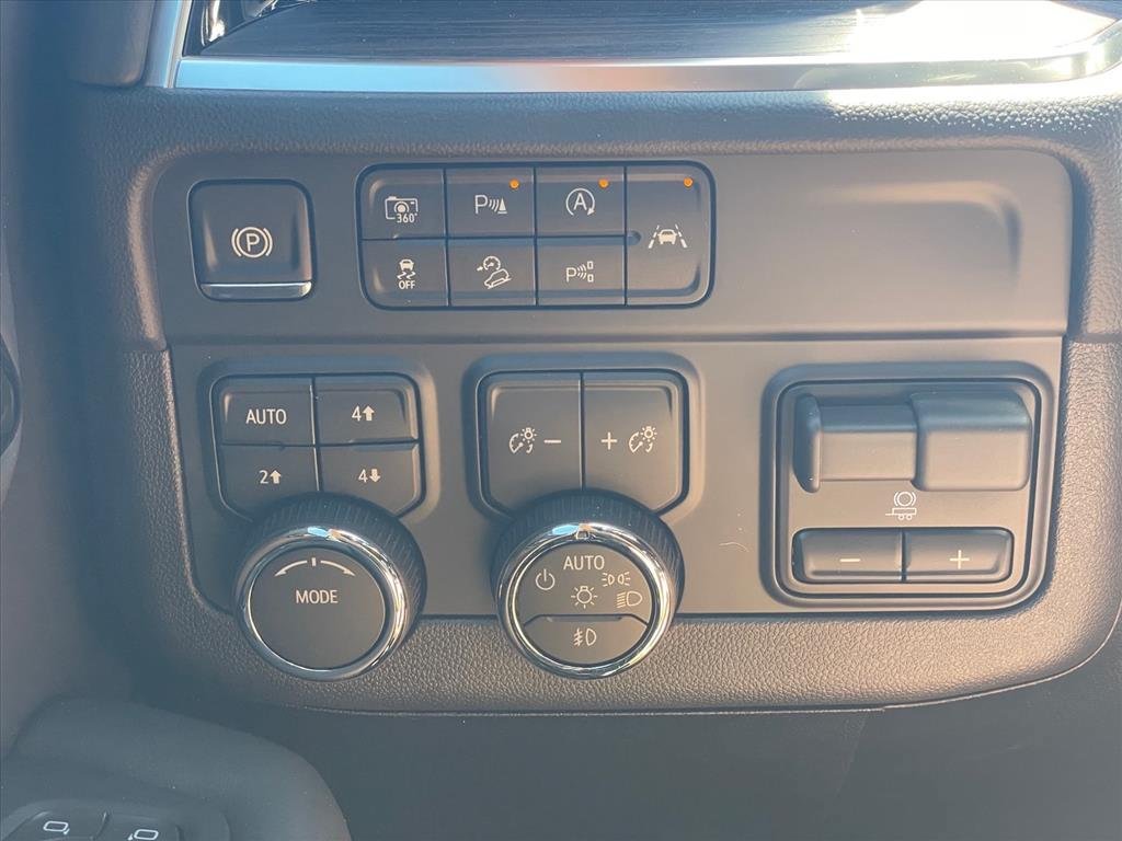 New 2026 Chevrolet Tahoe LT w/ Sun And Tow Package AWD/4WD image 18