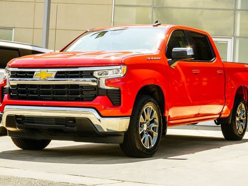 Used 2023 Chevrolet Silverado 1500 LT AWD/4WD image 8