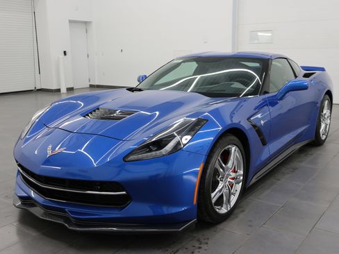 Used 2016 Chevrolet Corvette Stingray Coupe w/ 3LT Preferred Equipment Group image 7