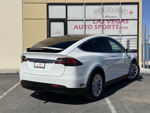 Used 2020 Tesla Model X image 8