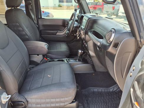 Used 2017 Jeep Wrangler Sport AWD/4WD image 12