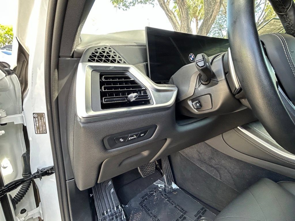 Used 2026 BMW X5 sDrive40i RWD image 14