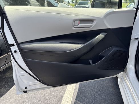 Used 2023 Toyota Corolla LE FWD image 13