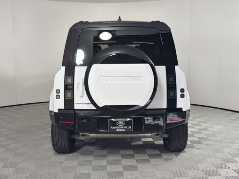 New 2026 Land Rover Defender 110 X-Dynamic SE image 3