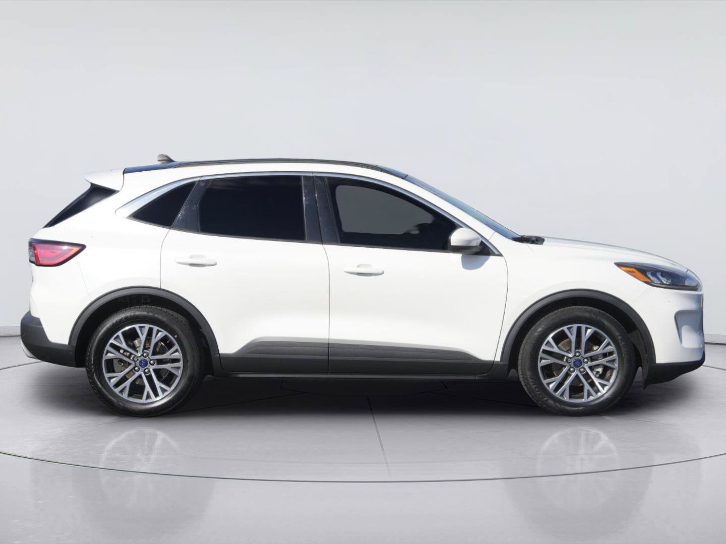 Used 2022 Ford Escape SEL w/ Technology Package FWD image 5