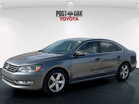 Used 2015 Volkswagen Passat 1.8T Limited Edition image 3