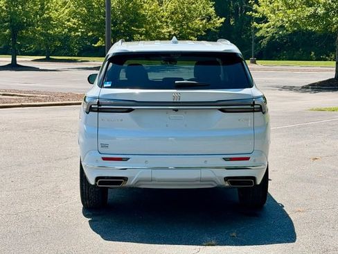 Used 2026 Buick Enclave Avenir w/ Super Cruise Package FWD image 6
