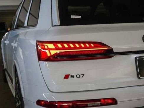 New 2025 Audi SQ7 Premium Plus image 10
