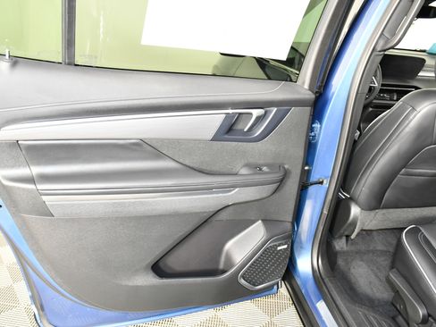 Used 2025 Buick Enclave Preferred image 45