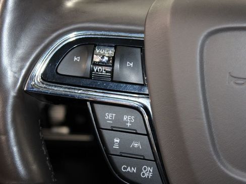 Used 2023 Lincoln Nautilus Reserve w/ Equipment Group 201A image 36