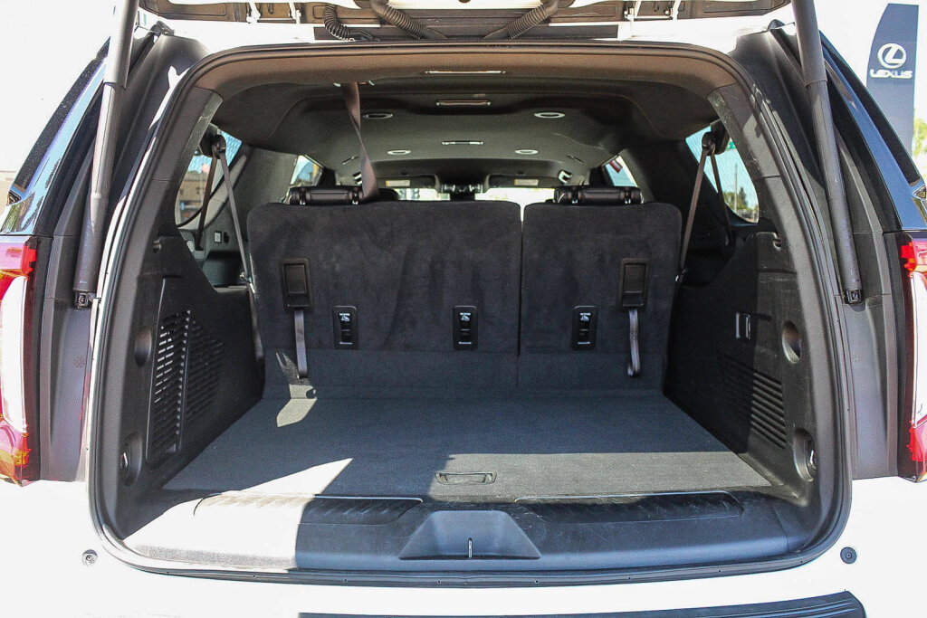 Used 2024 GMC Yukon XL SLT RWD image 19