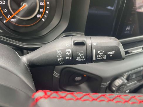 Used 2024 Jeep Wrangler Unlimited Rubicon image 24