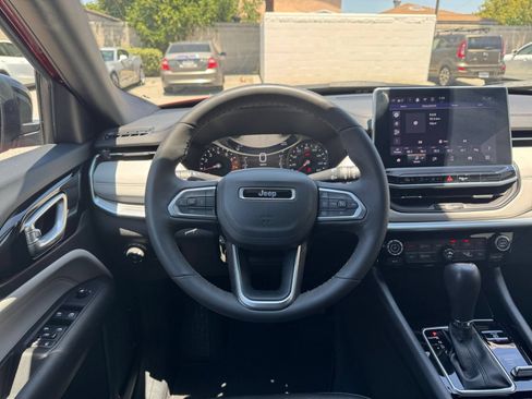 Used 2025 Jeep Compass Limited AWD/4WD image 28