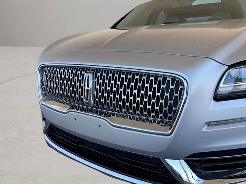 Used 2019 Lincoln Nautilus Reserve image 2