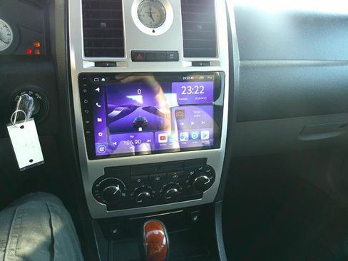 Used 2005 Chrysler 300 Touring image 10