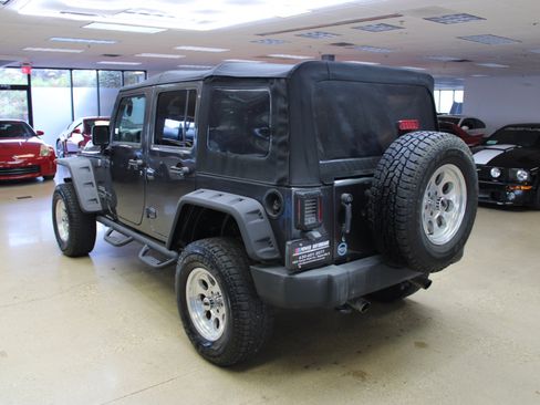 Used 2018 Jeep Wrangler Unlimited Sport S image 8