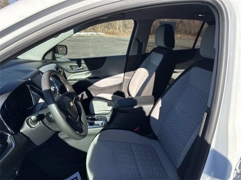 Used 2022 Chevrolet Equinox LS w/ LS Convenience Package image 23