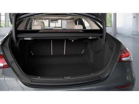 Used 2022 Mercedes-Benz E 350 4MATIC Sedan image 7