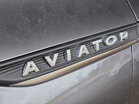 Used 2023 Lincoln Aviator Reserve AWD/4WD image 9