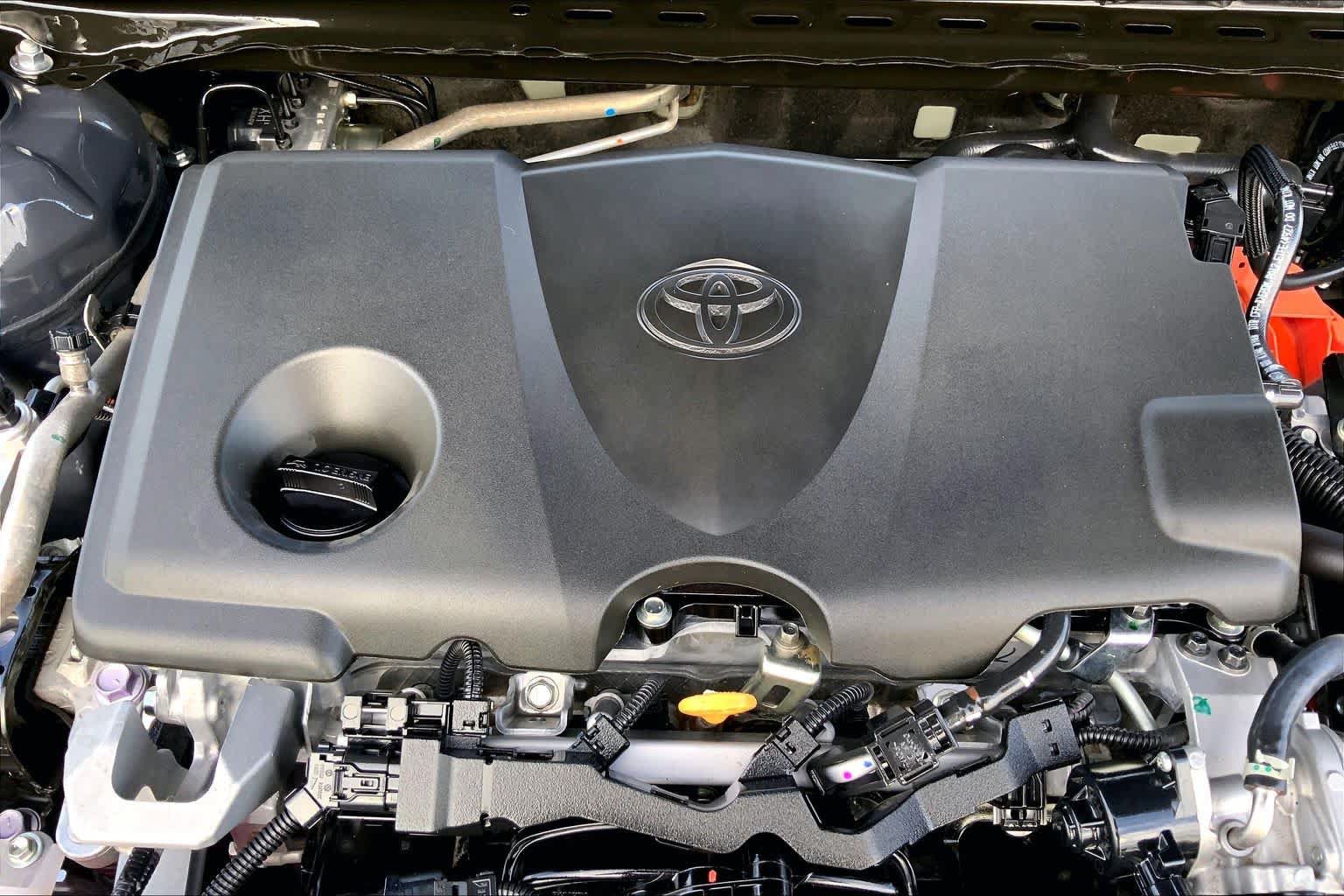 Used 2025 Toyota Camry LE FWD image 32