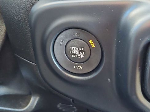 Used 2019 Jeep Wrangler Unlimited Sahara w/ Quick Order Package 24M Moab image 22