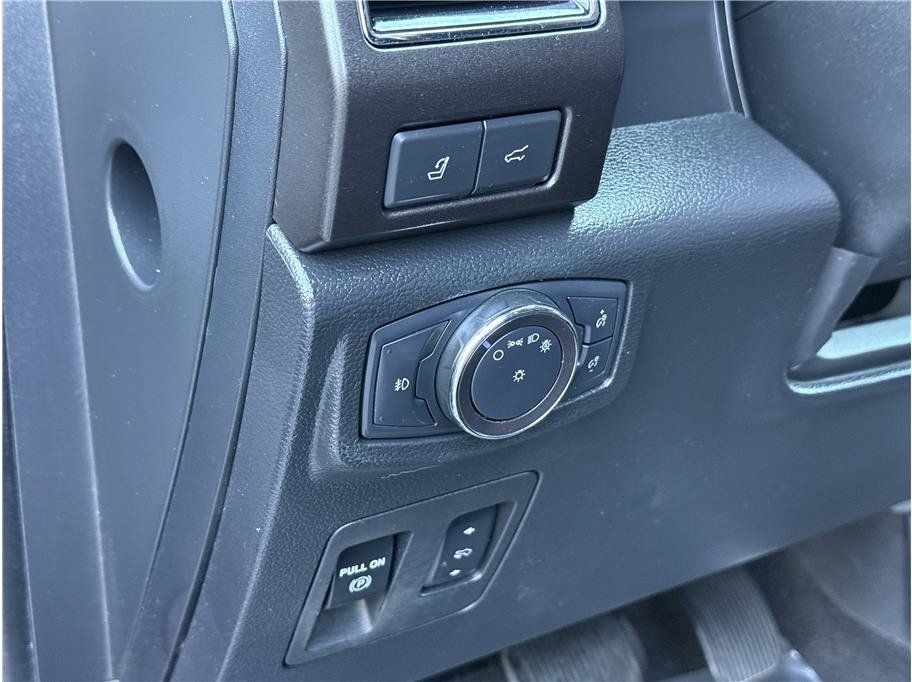 Used 2019 Ford Expedition Limited RWD image 29