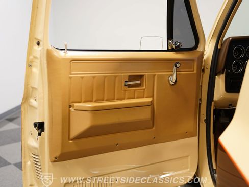 Used 1987 GMC Suburban 2WD image 37