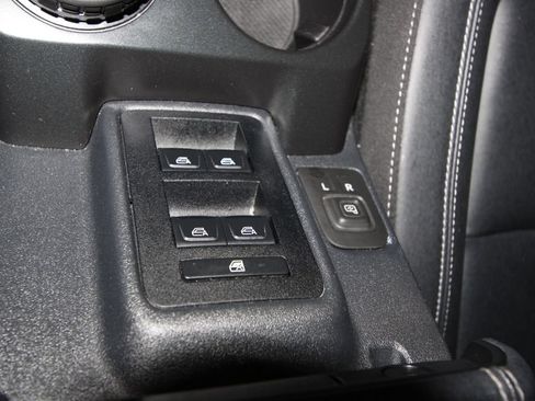 Used 2025 Ford Bronco Badlands AWD/4WD image 17