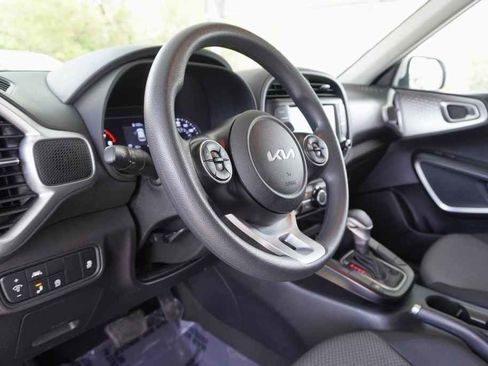 Used 2022 Kia Soul LX w/ Technology Package image 14