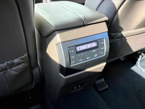 Used 2023 Lexus GX 460 Premium w/ Premium Package AWD/4WD image 35
